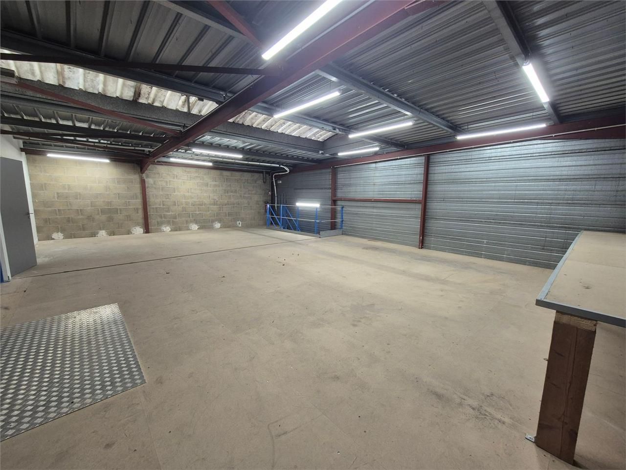 Locaux mixtes de 448m²