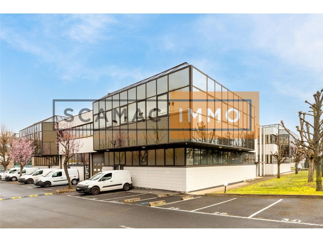 Local d'activités de 601m²