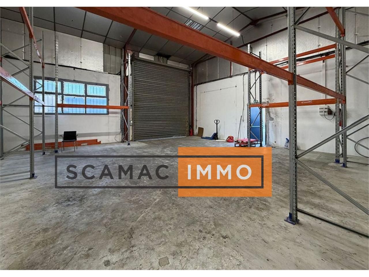 Local d'activités de 100m²