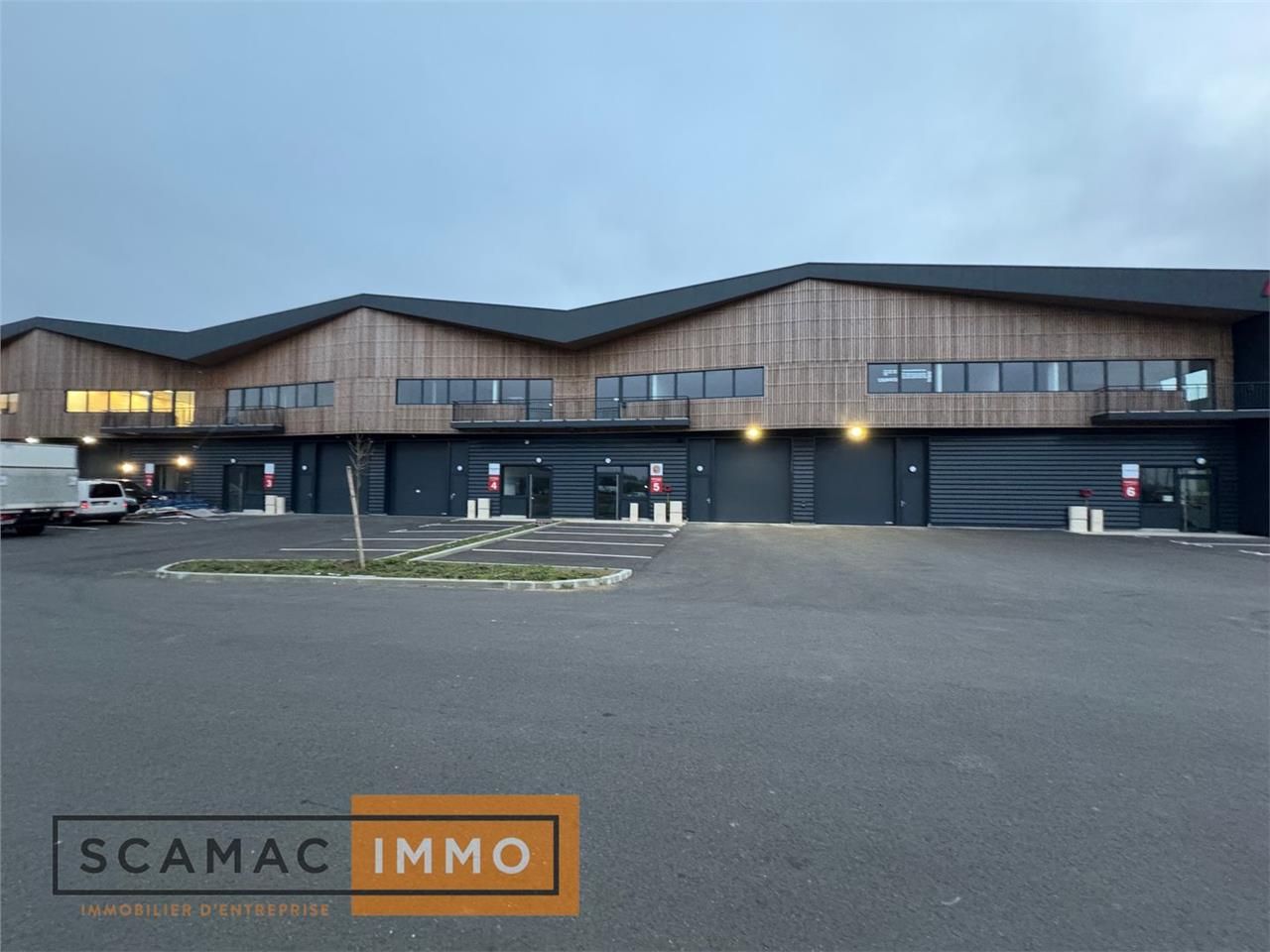 Vente Local d'activités 1278 m² non divisibles