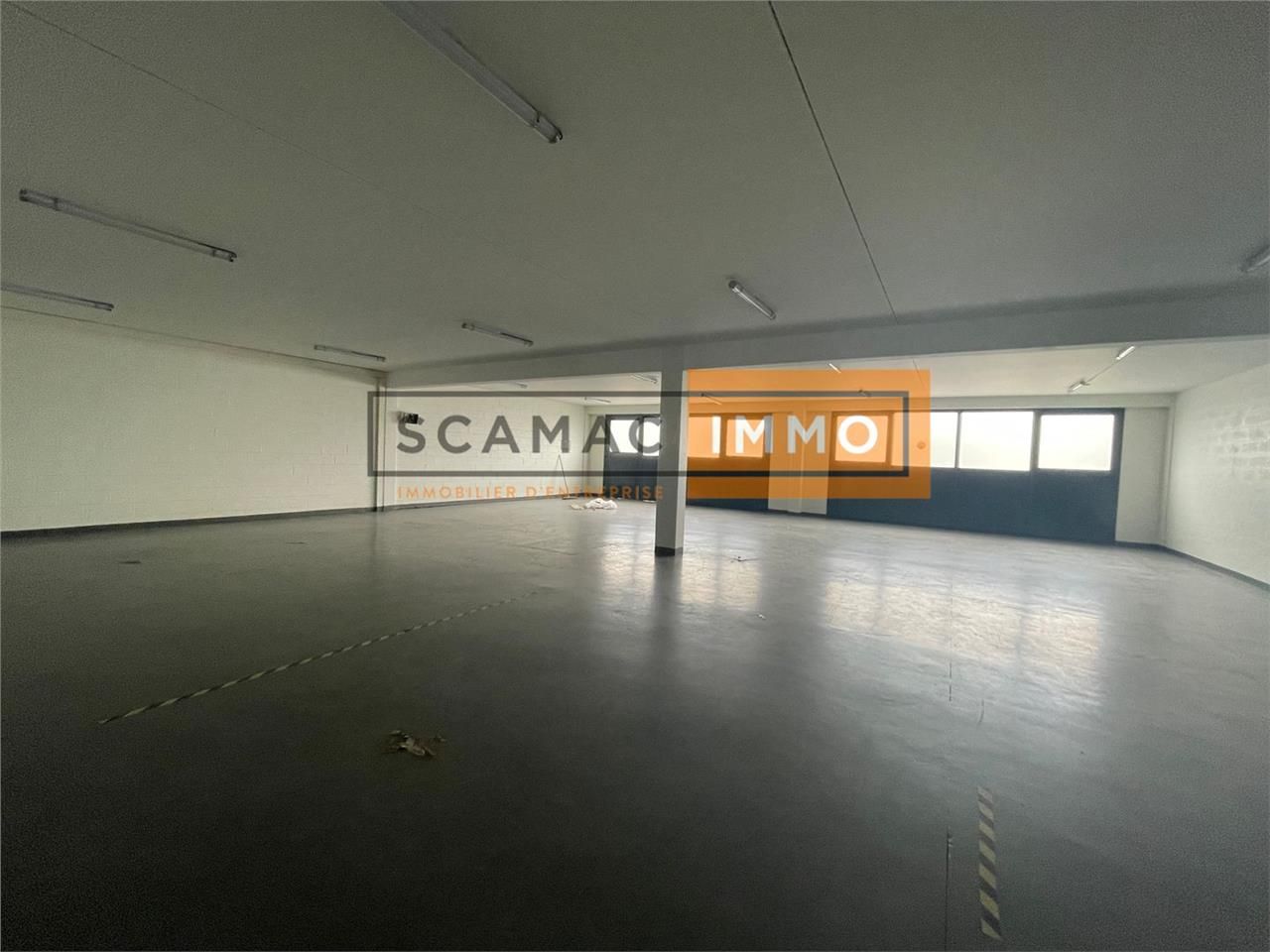 Local d'activités de 244m²