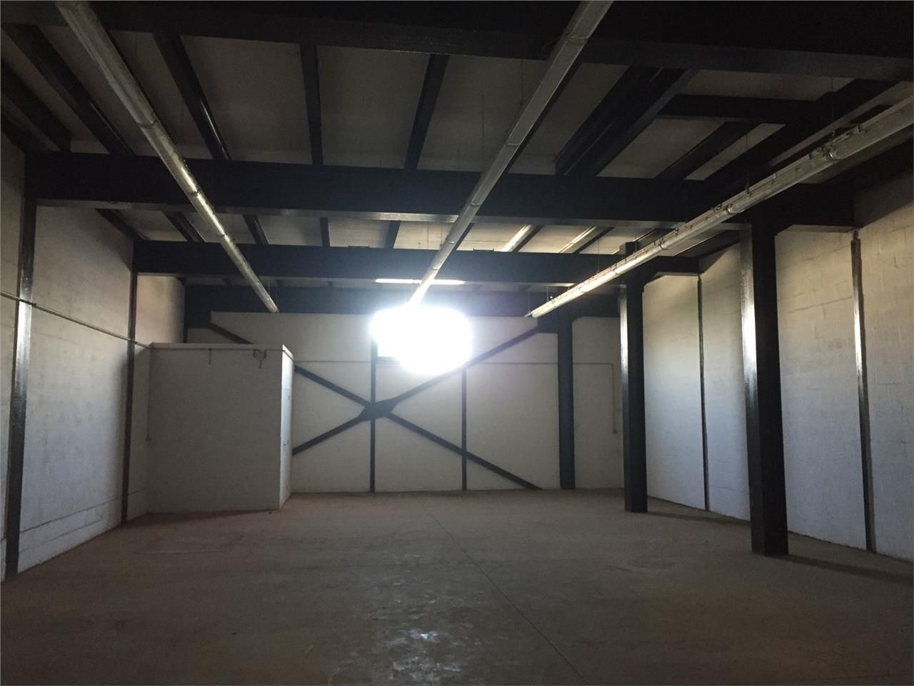 Location Entrepôt 122 m² non divisibles