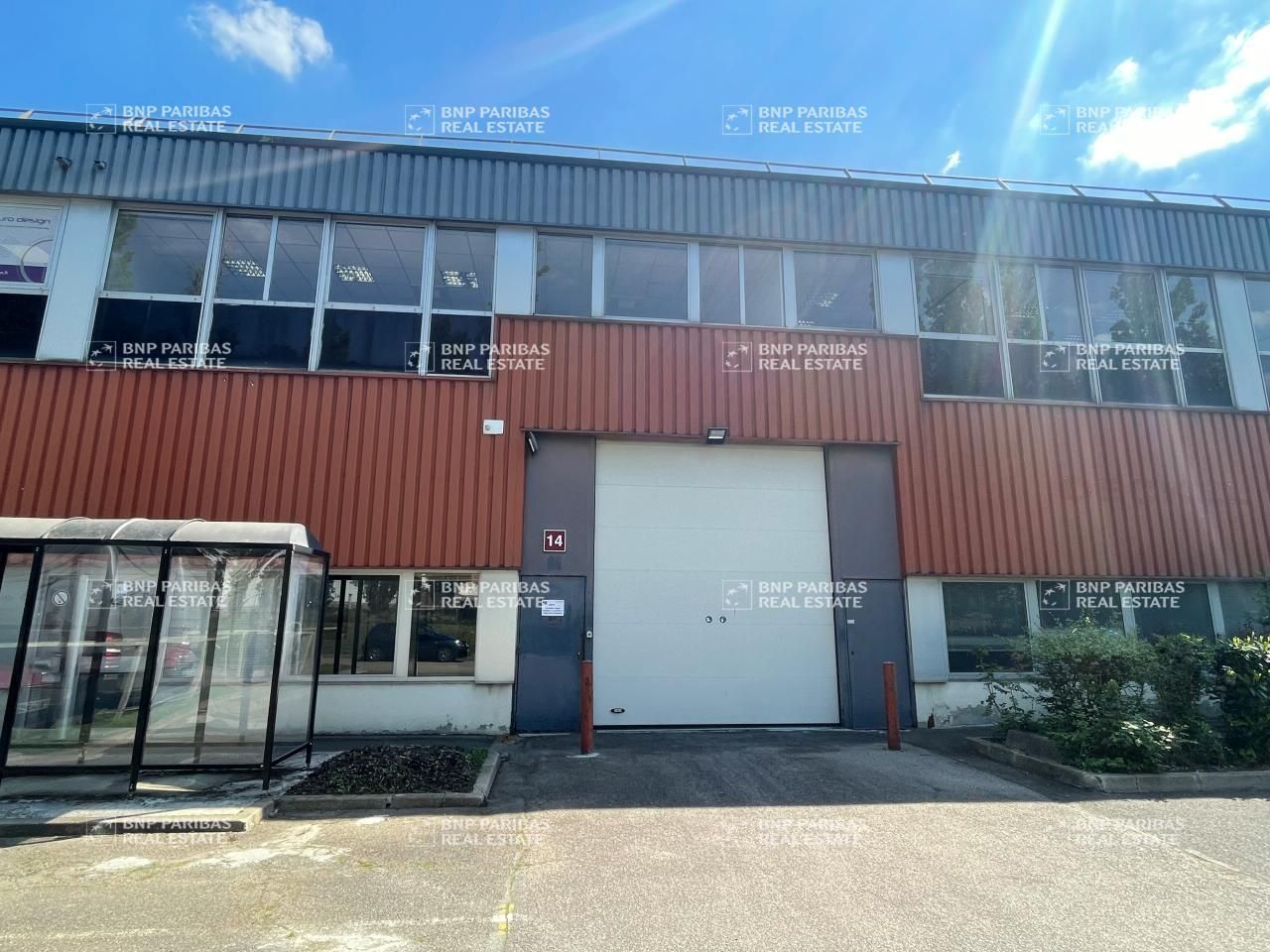 Location Activité 1724 m² non divisibles 78190 Trappes