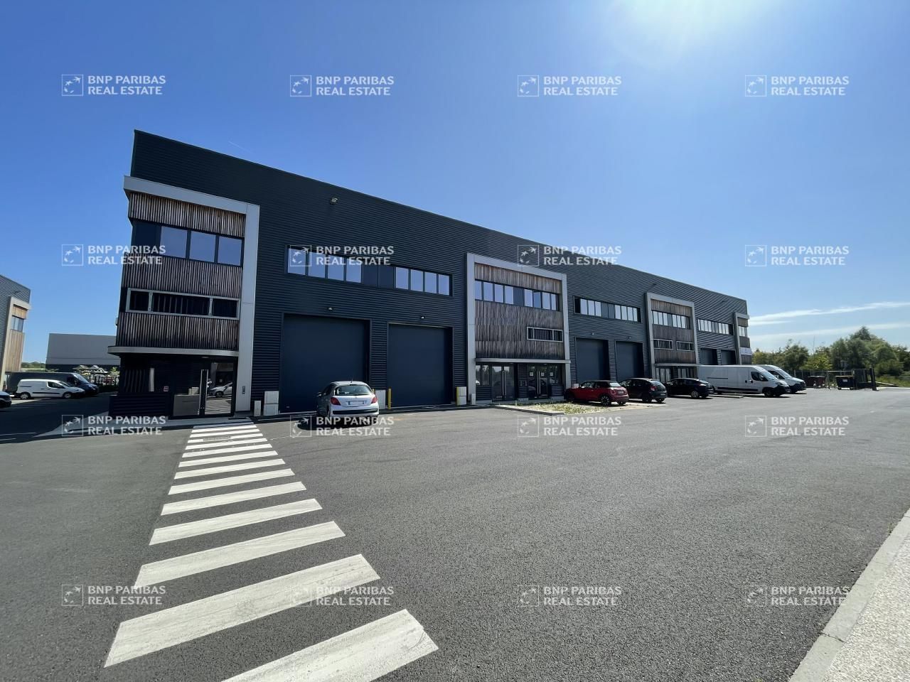 Location PME-PMI 285 m² non divisibles 77360 Vaires-sur-marne