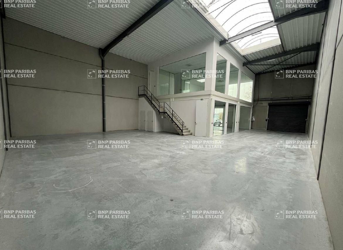 525 m² pour ce activité en location à Neuville-en-ferrain