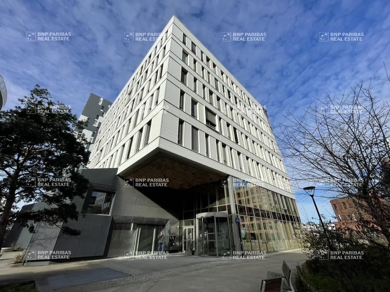 920 m² pour ce bureaux en location à Nantes