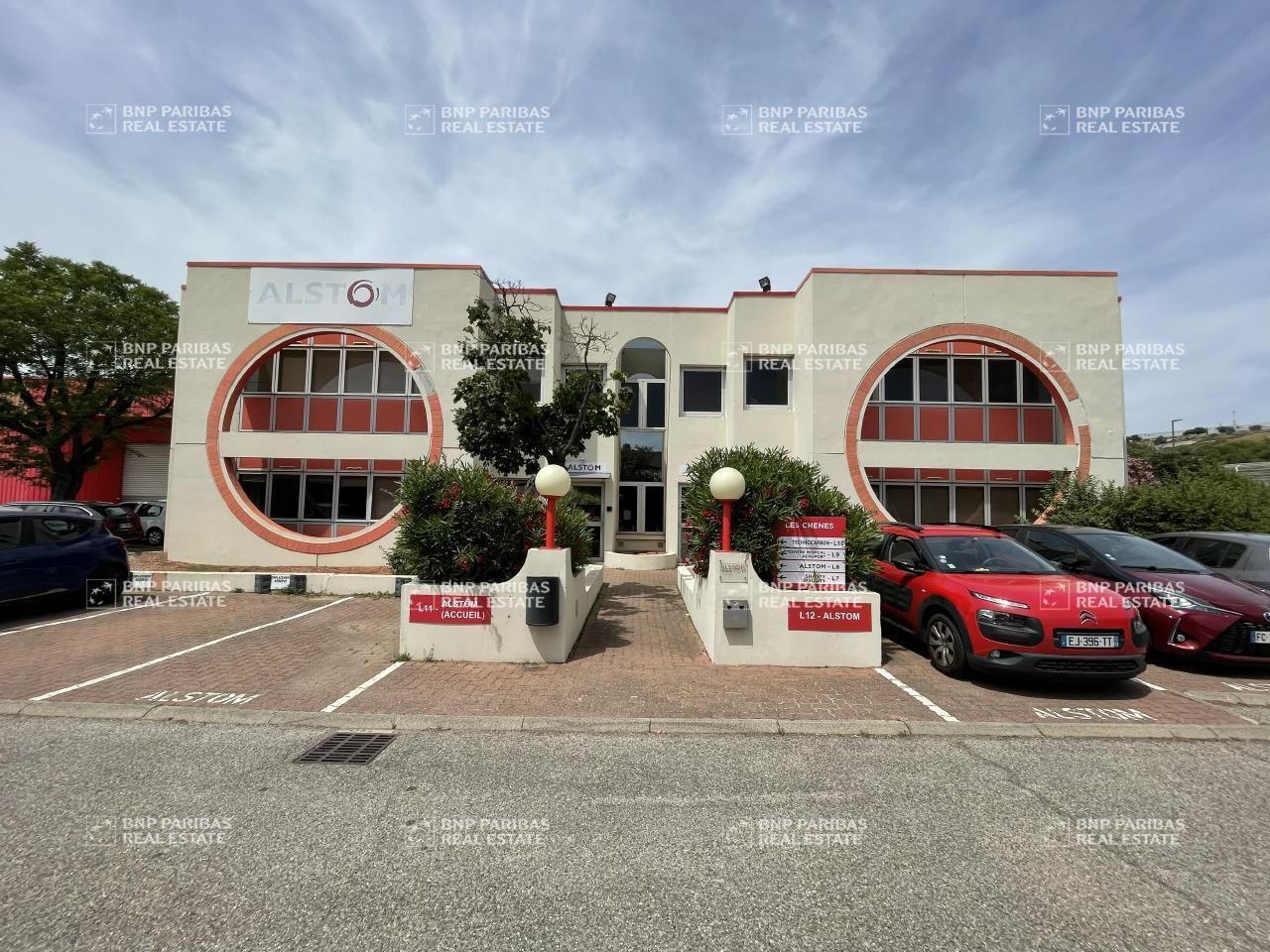 1634 m² pour ce activité en location à Vitrolles