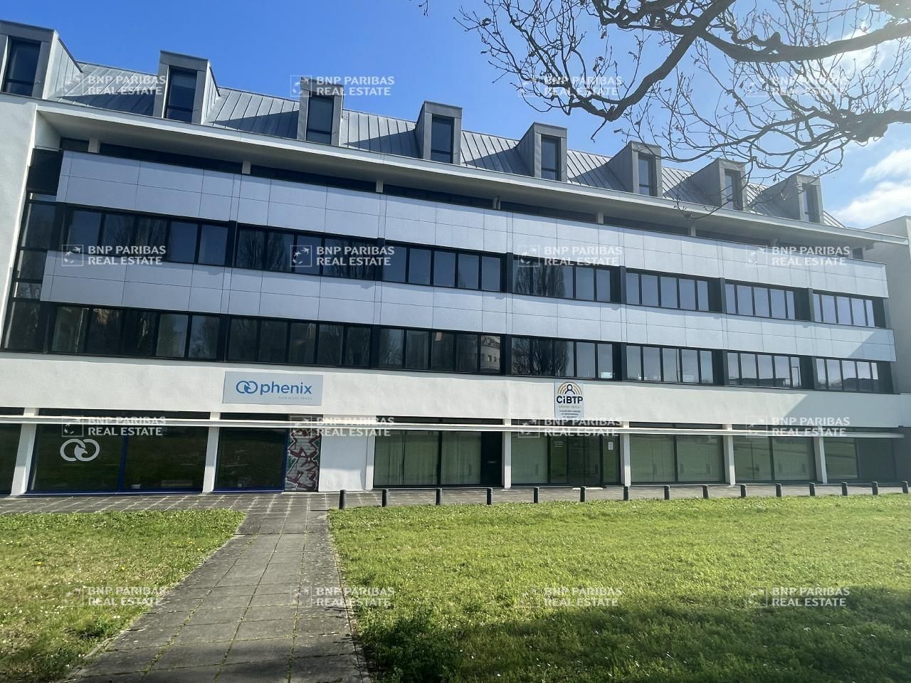1713 m² pour ce bureaux en location à Rennes