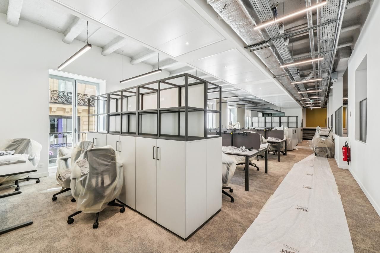 896 m² pour ce bureaux en location à Paris