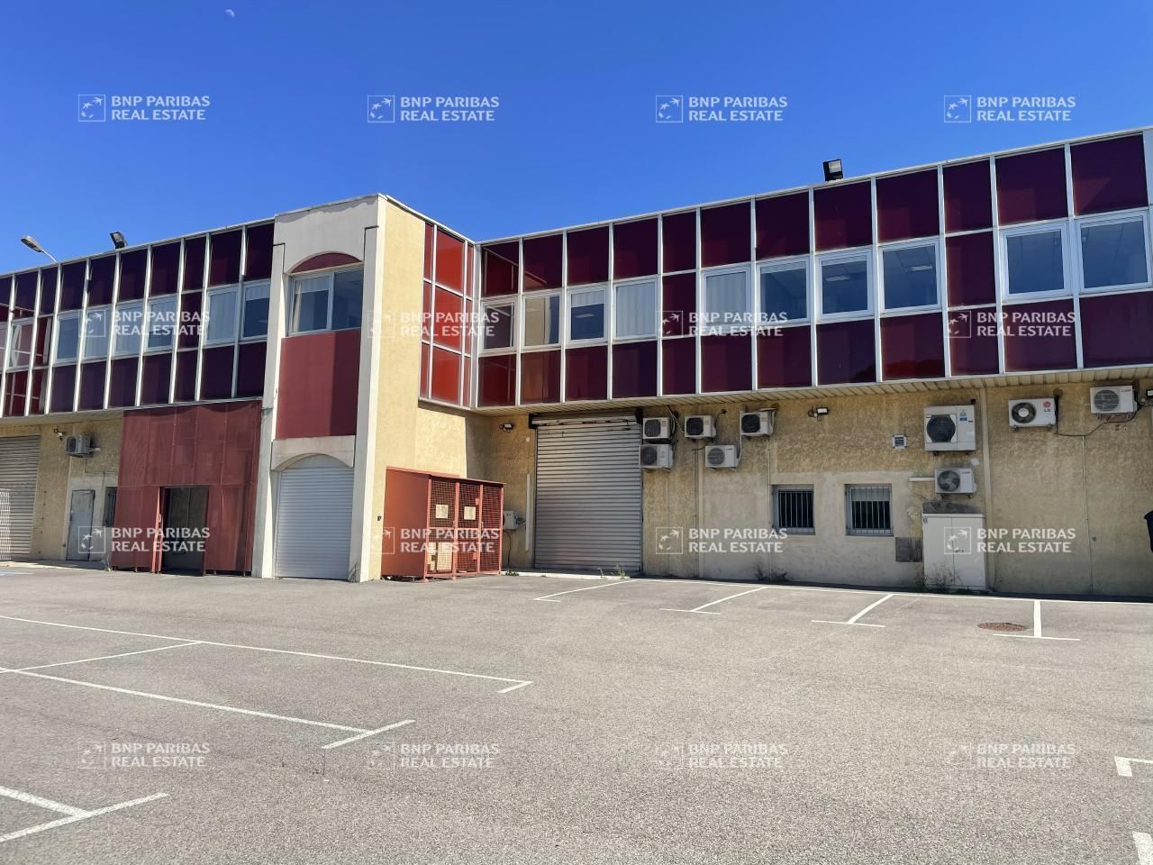 Location Mixtes 1125 m² non divisibles 13290 Les milles