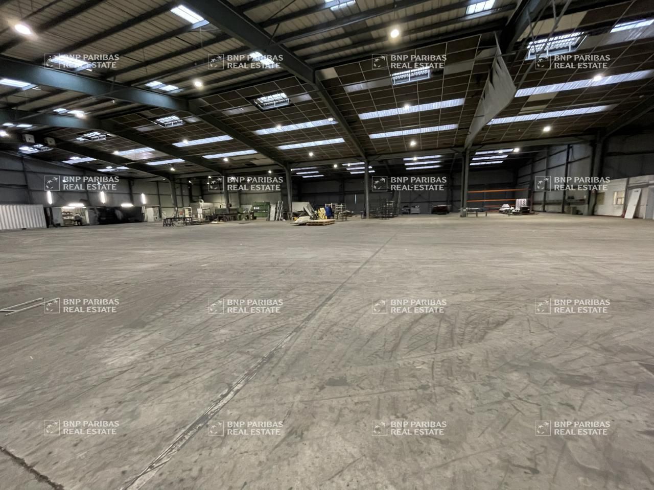 9560 m² pour ce activité en location à Brie