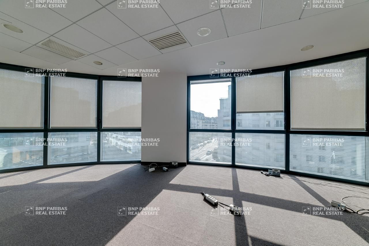 3946 m² pour ce bureaux en location à Malakoff