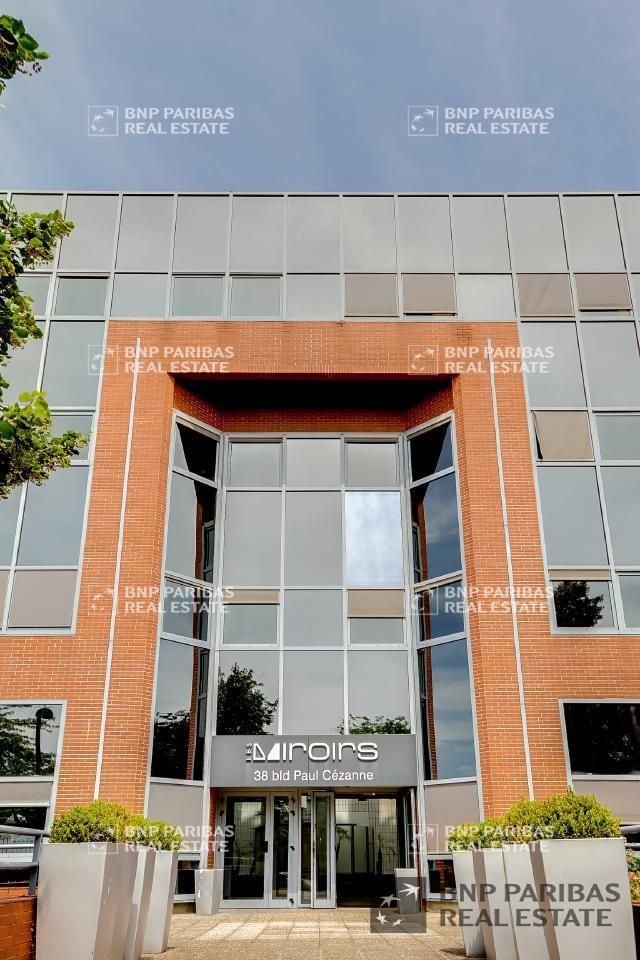 1947 m² pour ce bureaux en location à Guyancourt