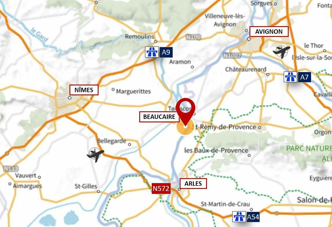 12850 m² pour cetentrepôts classe a en location à Beaucaire