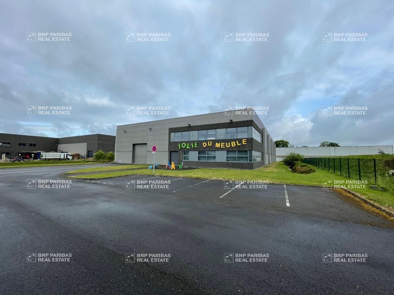 Vente Activité 2100 m² non divisibles 59840 Pérenchies