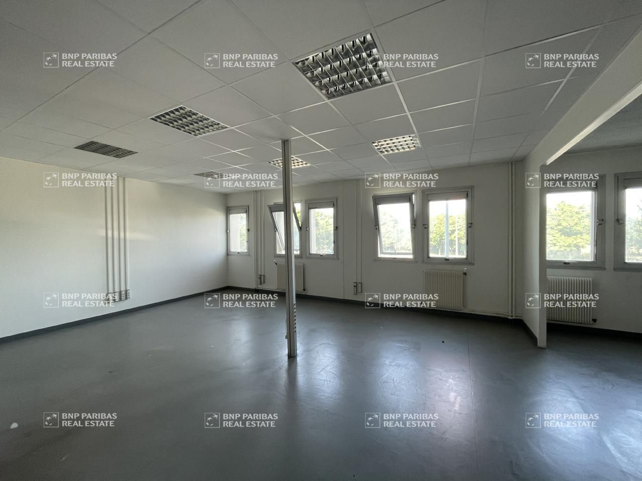 1207 m² pour ce bureaux en location à La ville-aux-dames