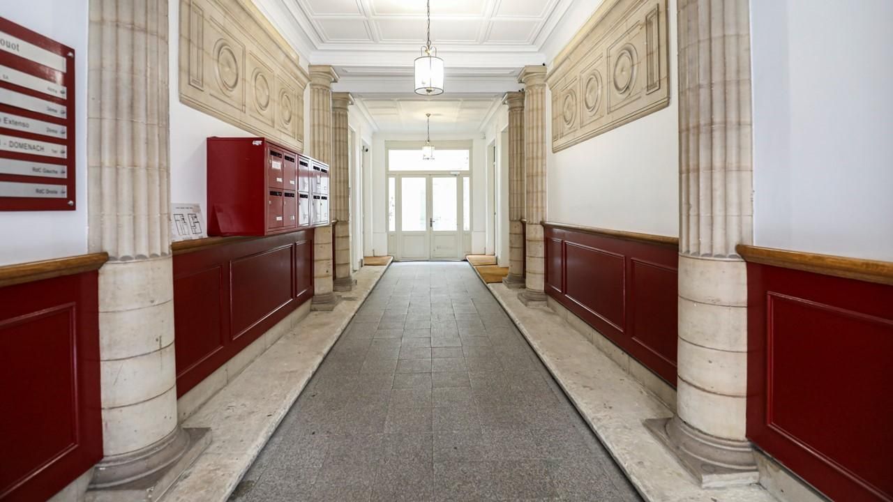 157 m² pour ce bureaux en location à Paris