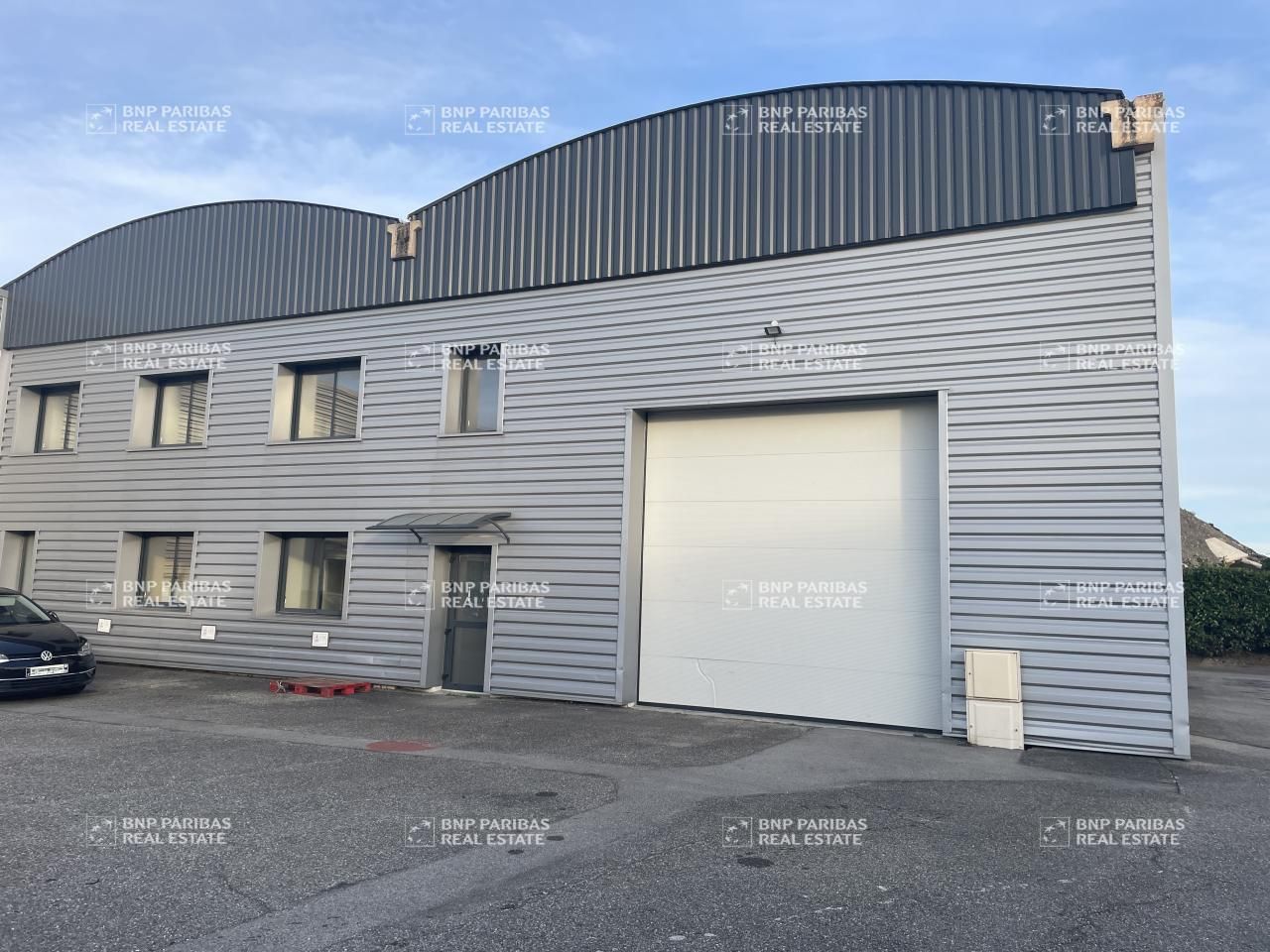 Location Activité 2767 m² divisibles 69680 Chassieu