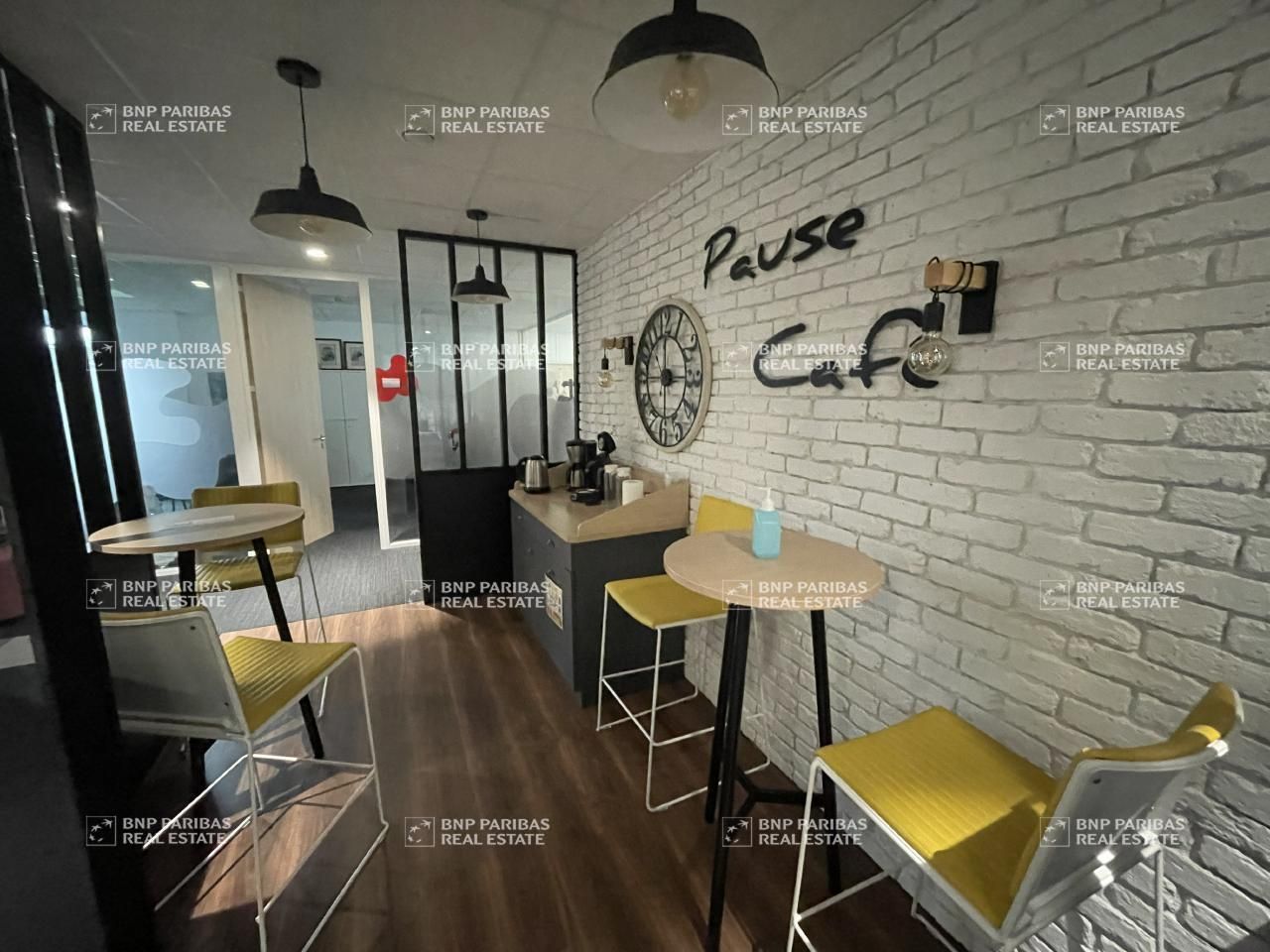 400.6 m² pour ce bureaux en location à Tours