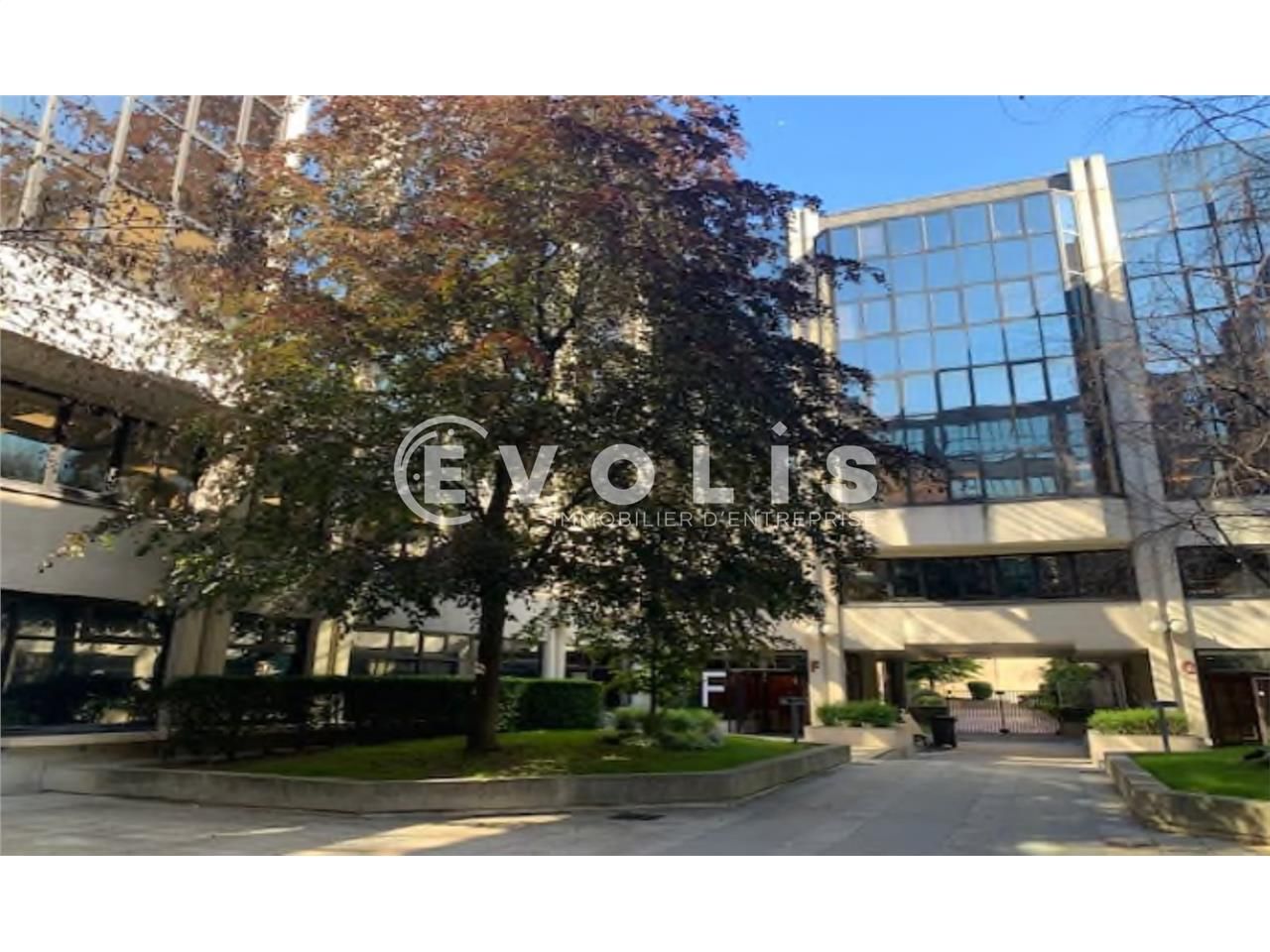 À louer à Boulogne Billancourt, 1 172 m² de burea