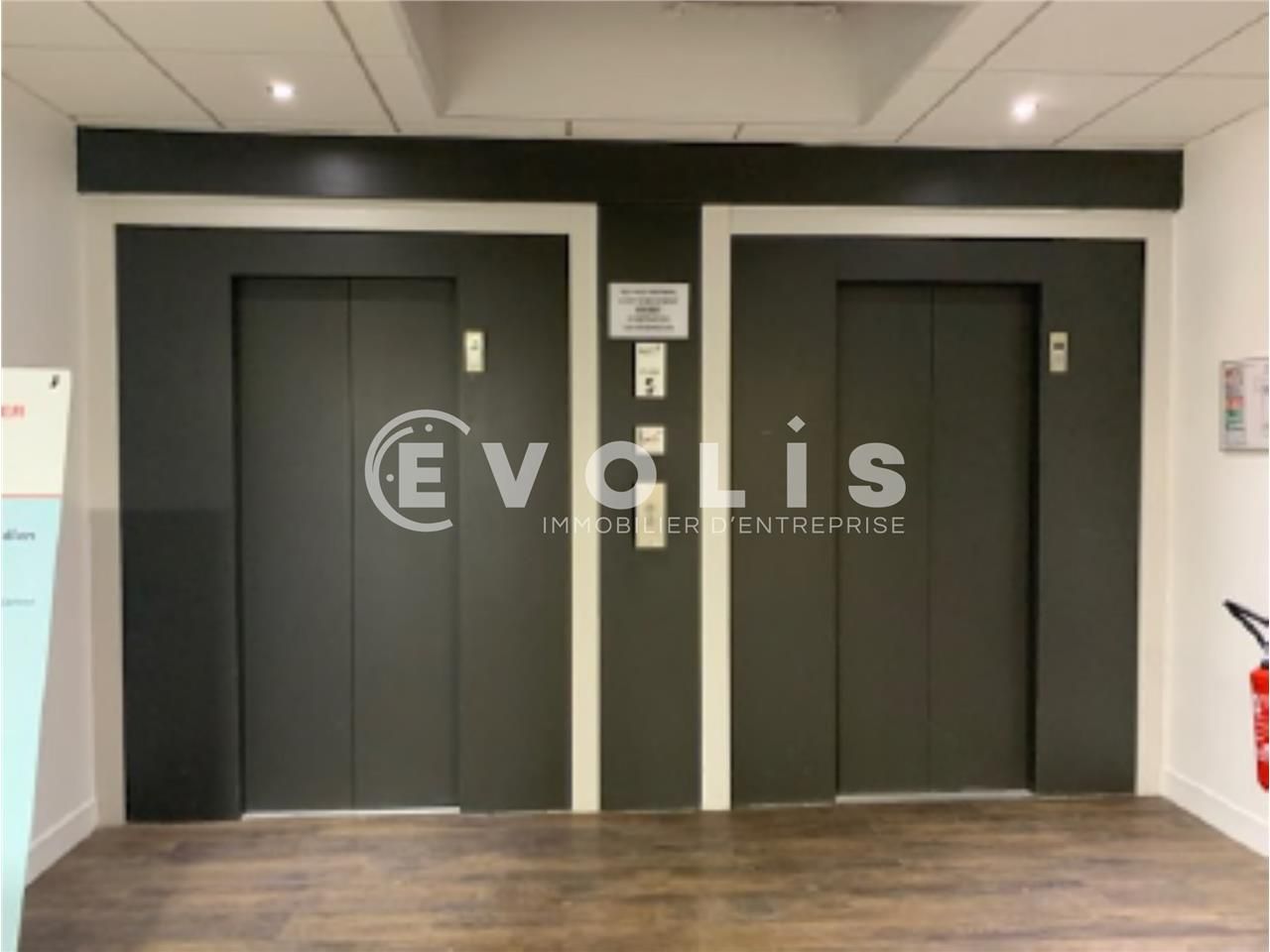 À louer à Boulogne Billancourt, 1 172 m² de burea