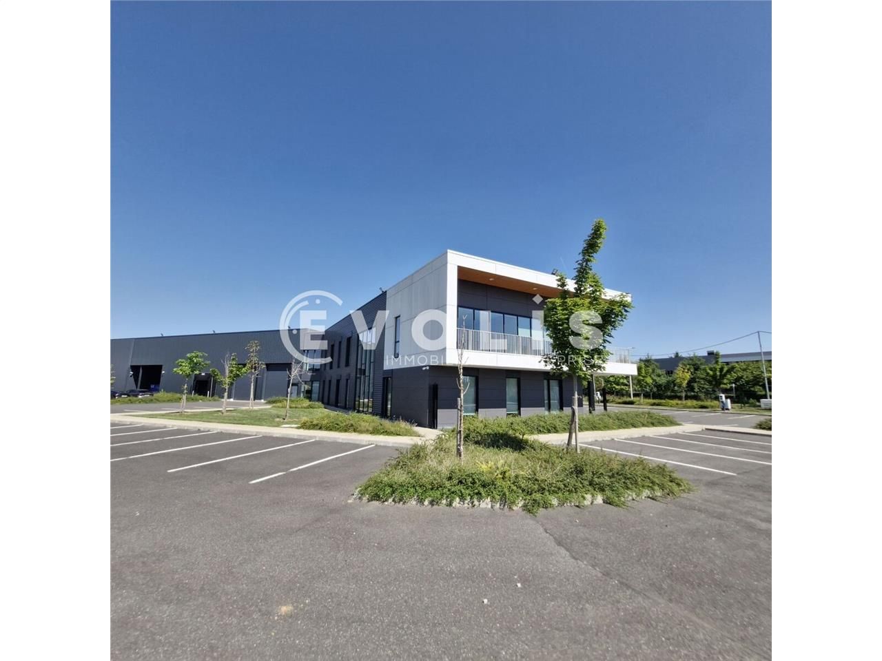 EXCLUSIVITE - Idéalement situé à proximité immédi