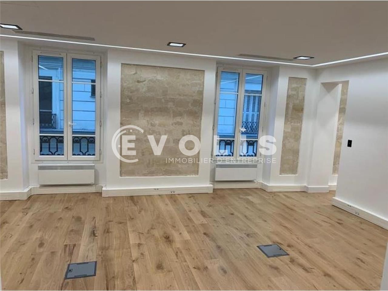 Nous proposons à la location un espace de bureaux