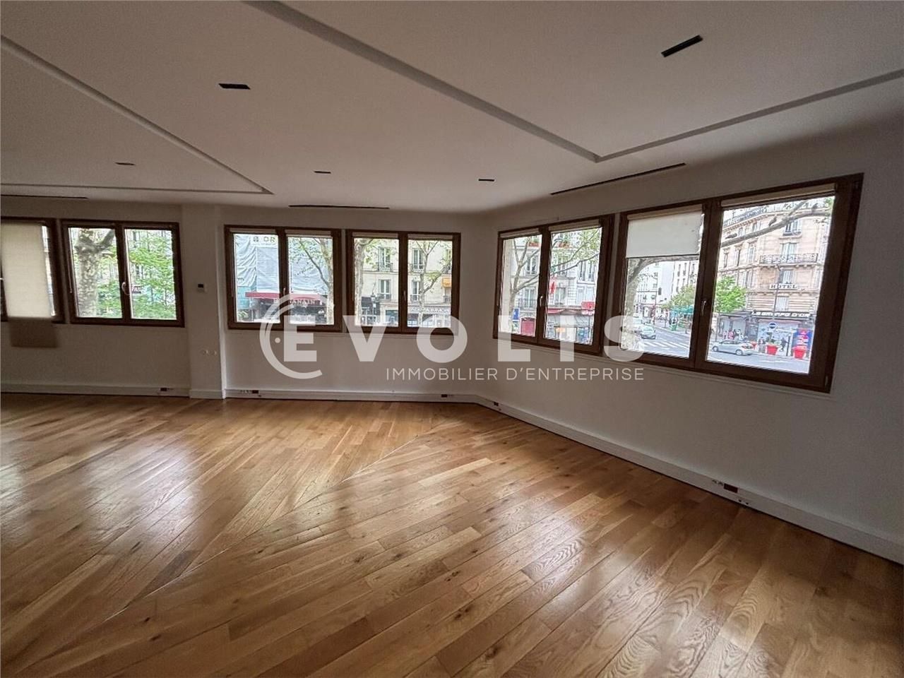 Nous proposons à la location des bureaux rénovés 