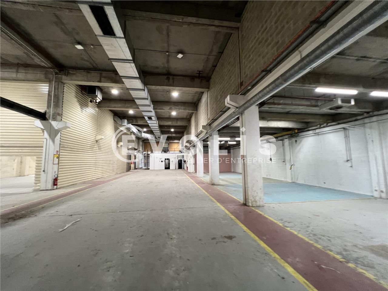 À proximité immédiate de la Porte de Montreuil et