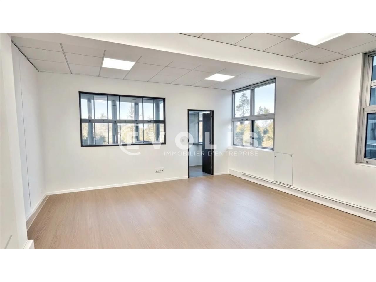 Bureaux de 647 m² divisibles à partir de 90 m² à 