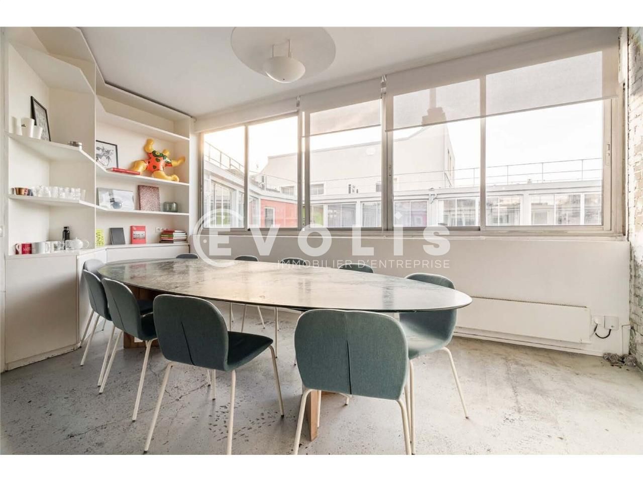 Situé dans le 12ème arrondissement de Paris et à 