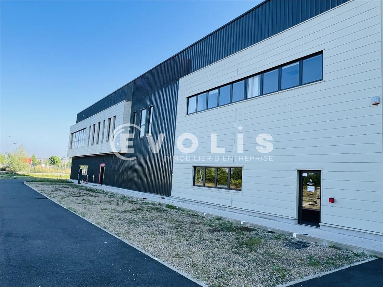 À proximité immédiate de la jonction entre la Fra