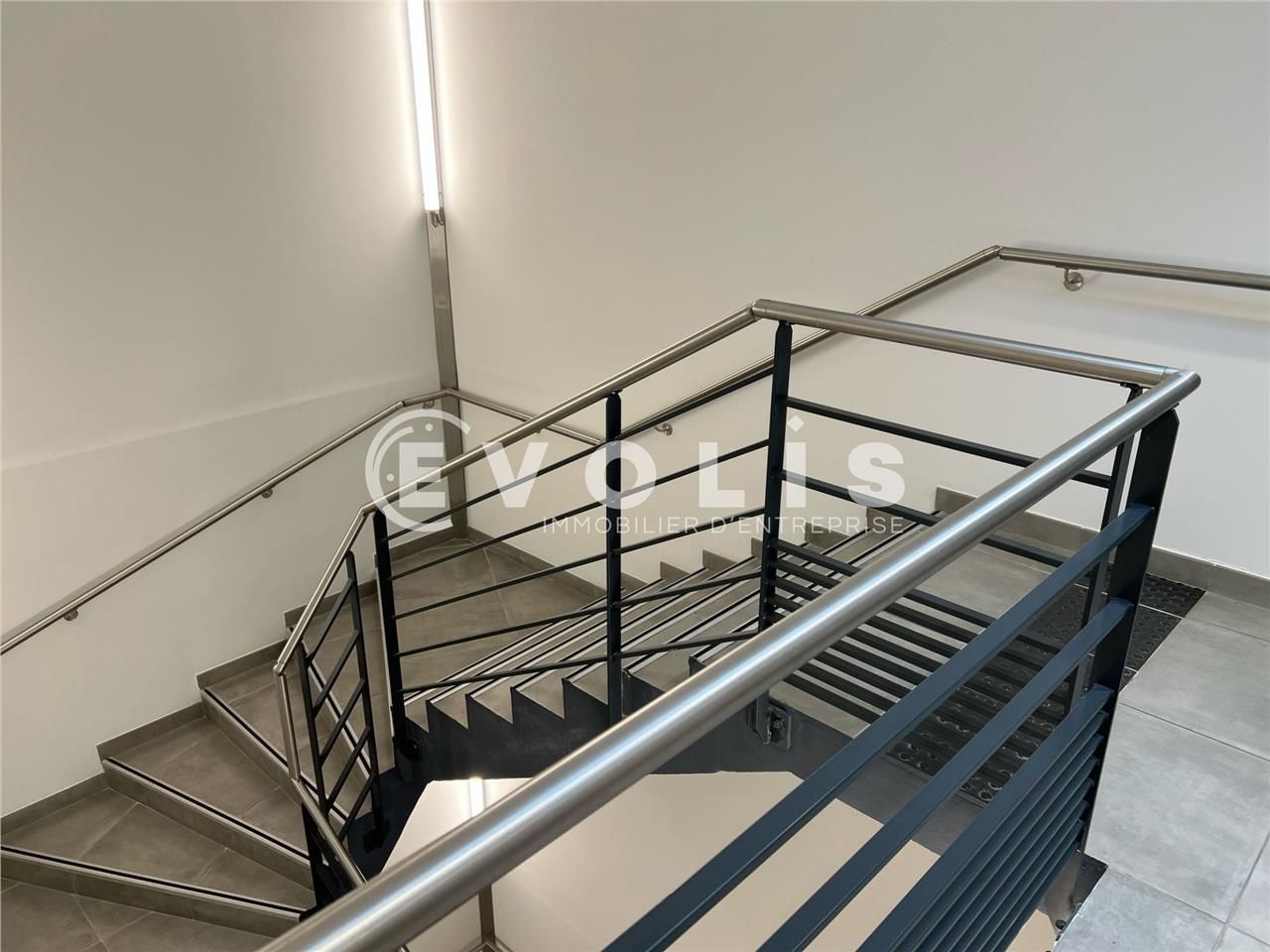 À la recherche de bureaux à louer à Vaulx-Milieu?