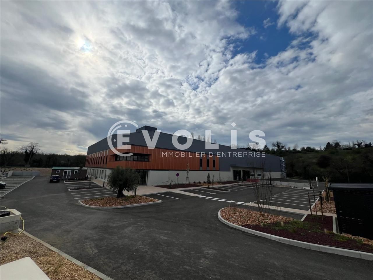 Locaux d'activité à louer à Saint-Laurent-de-Mure