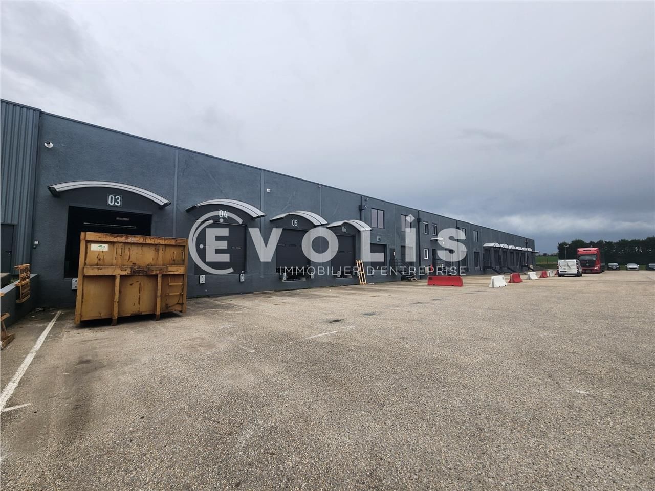 À Louer : Lots d'Activités Entièrement Rénovés à 