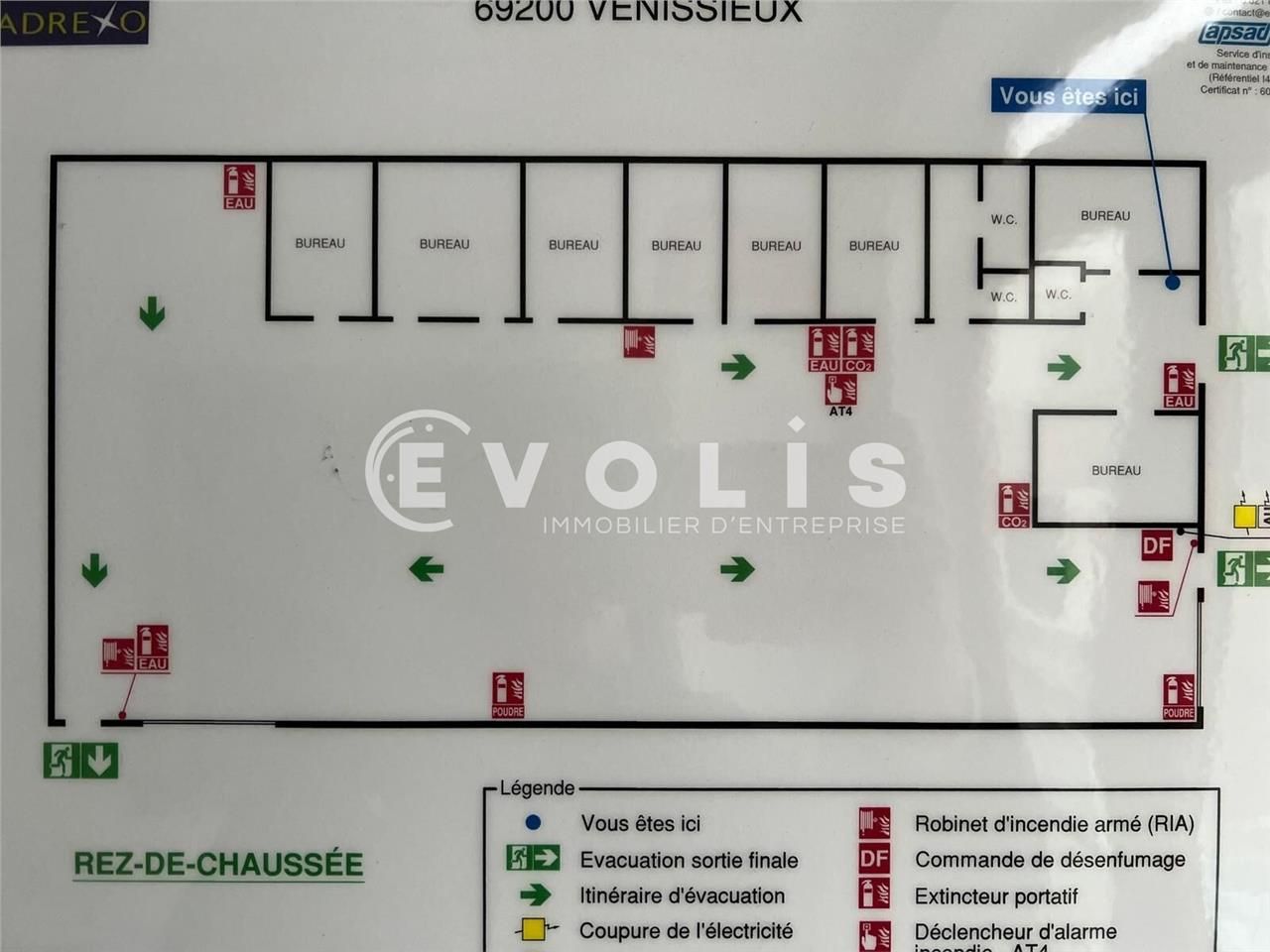 Location entrepots 1100 m² non divisibles