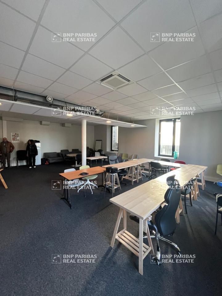 1467 m² pour ce bureaux en location à Villeurbanne