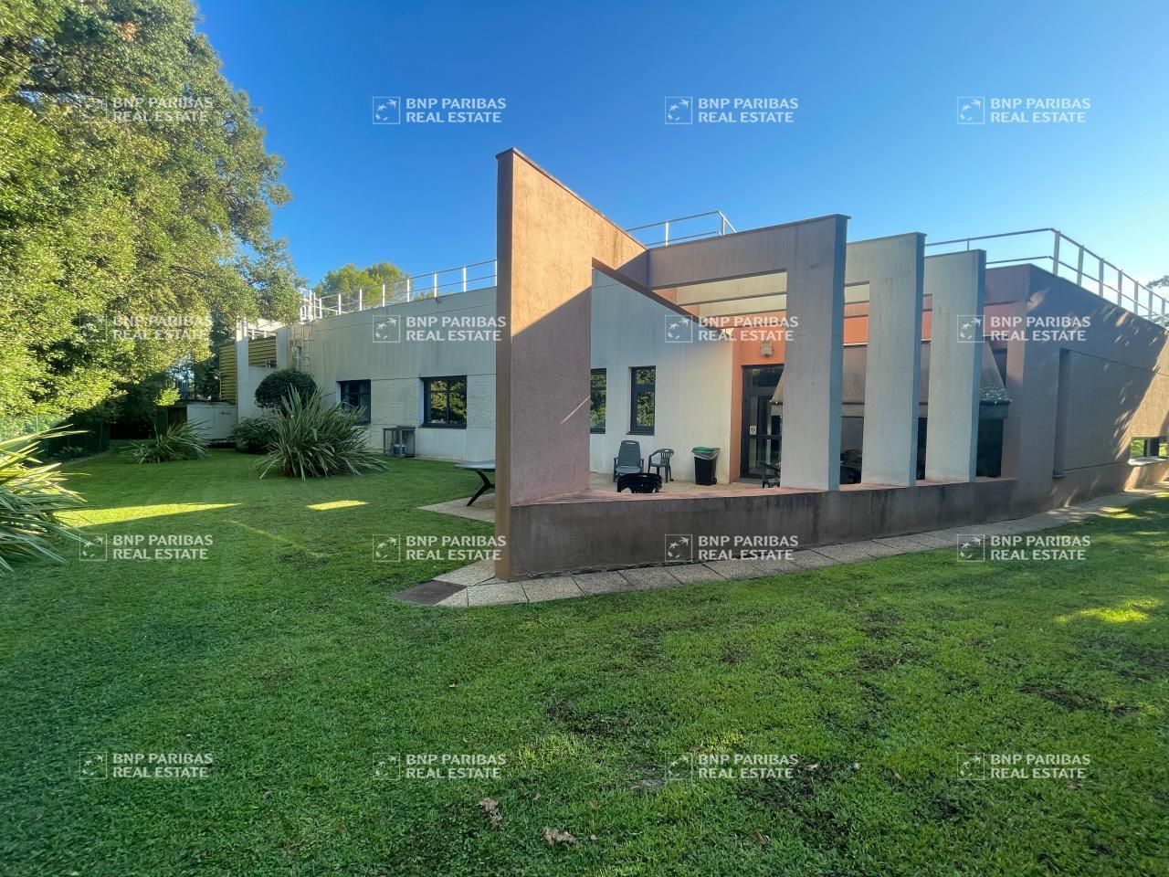 Vente Activité 946.7 m² non divisibles 06410 Biot