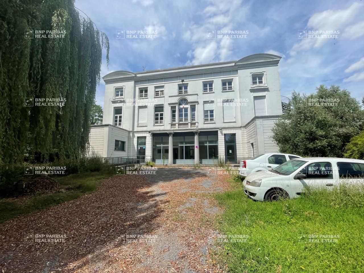 639.35 m² pour ce bureaux en vente à Wambrechies