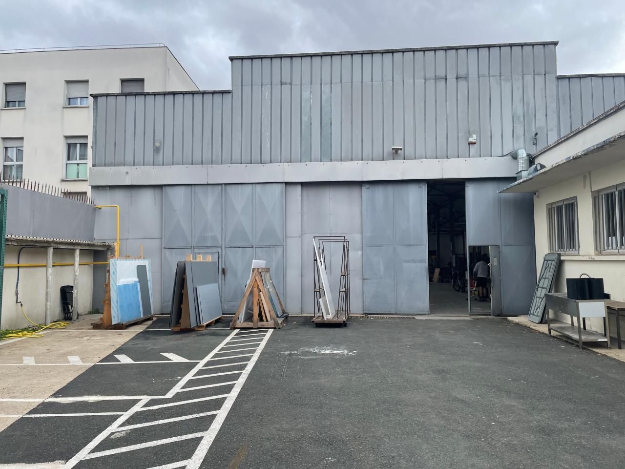 806 m² pour ce activité en vente à Saint-denis