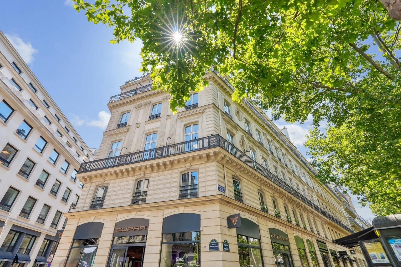 831.8 m² pour ce bureaux en location à Paris
