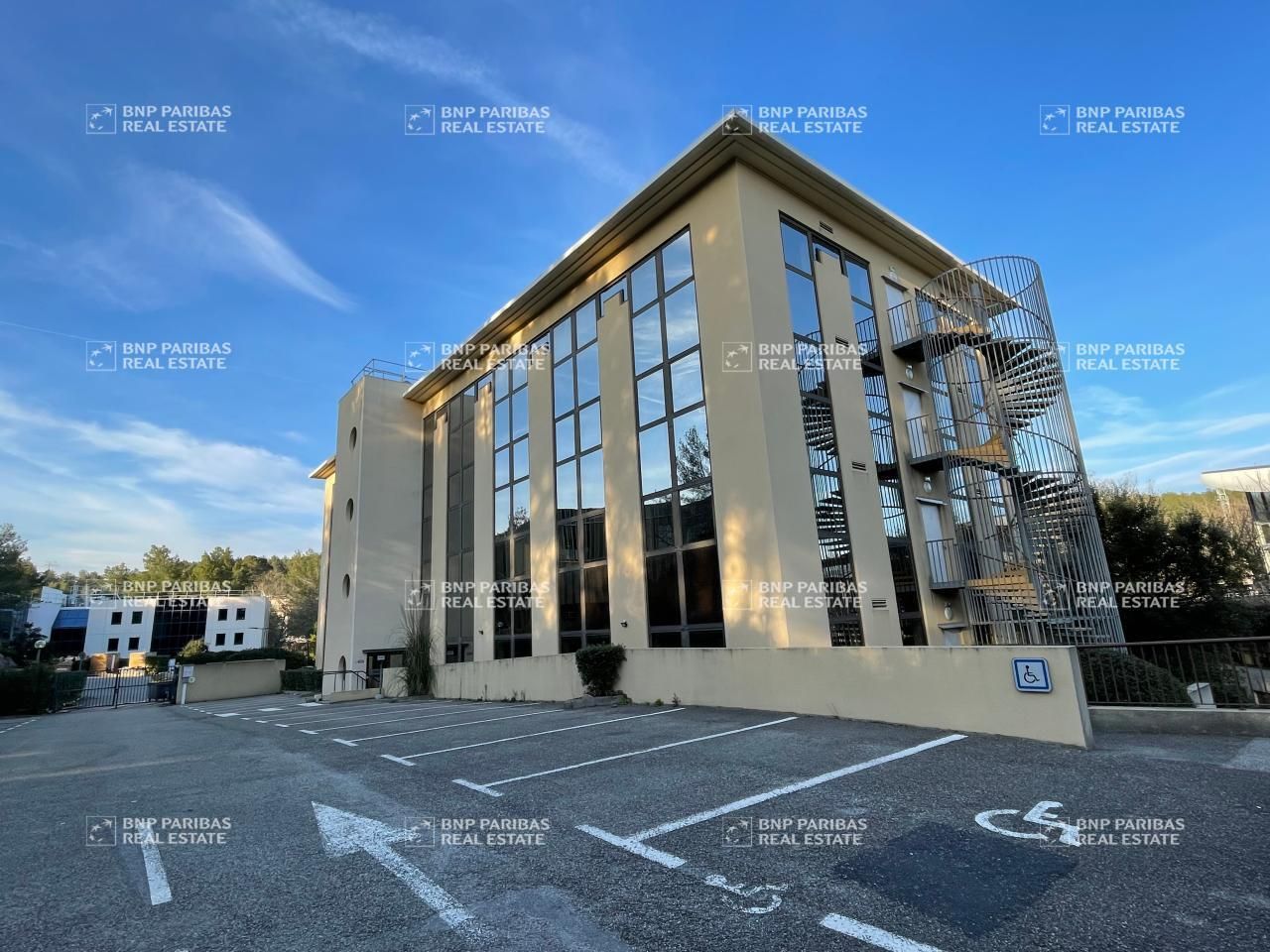 Vente Bureaux 3521.7 m² non divisibles 06560 Valbonne