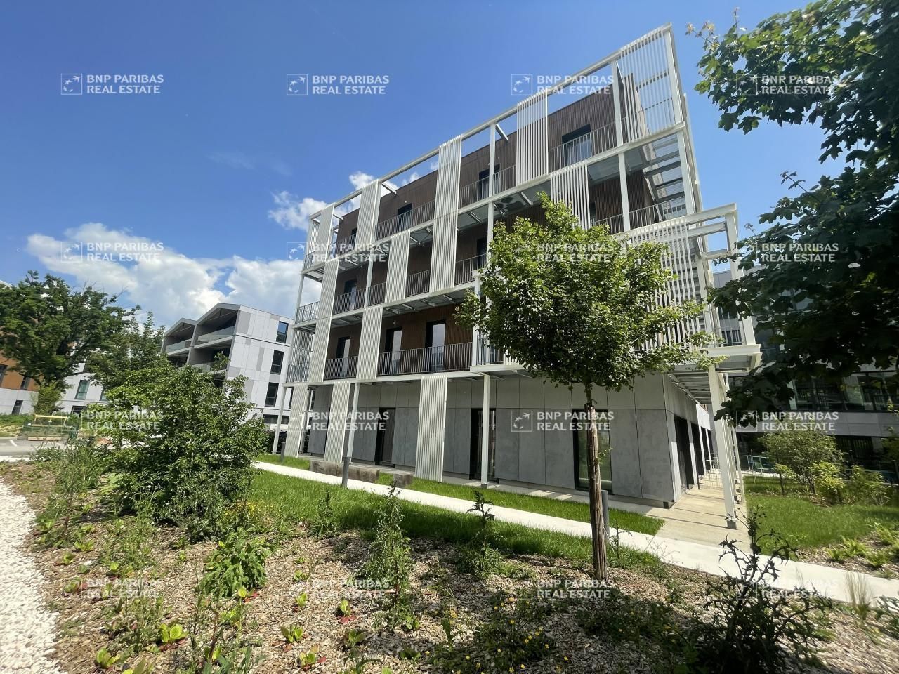 1168.62 m² pour ce bureaux en location à Meylan