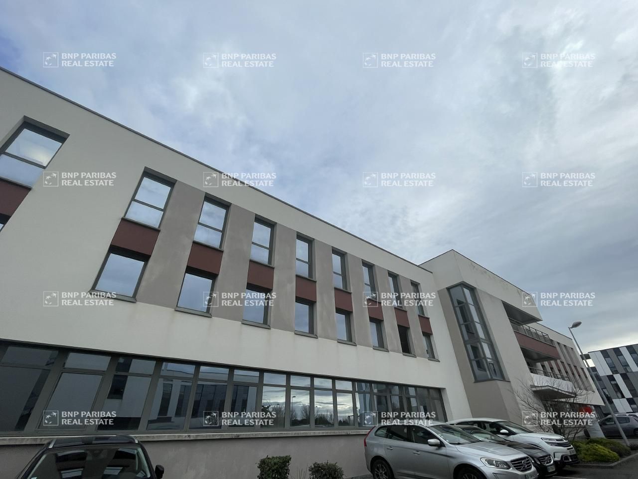 100 m² pour ce bureaux en vente à Saint-grégoire