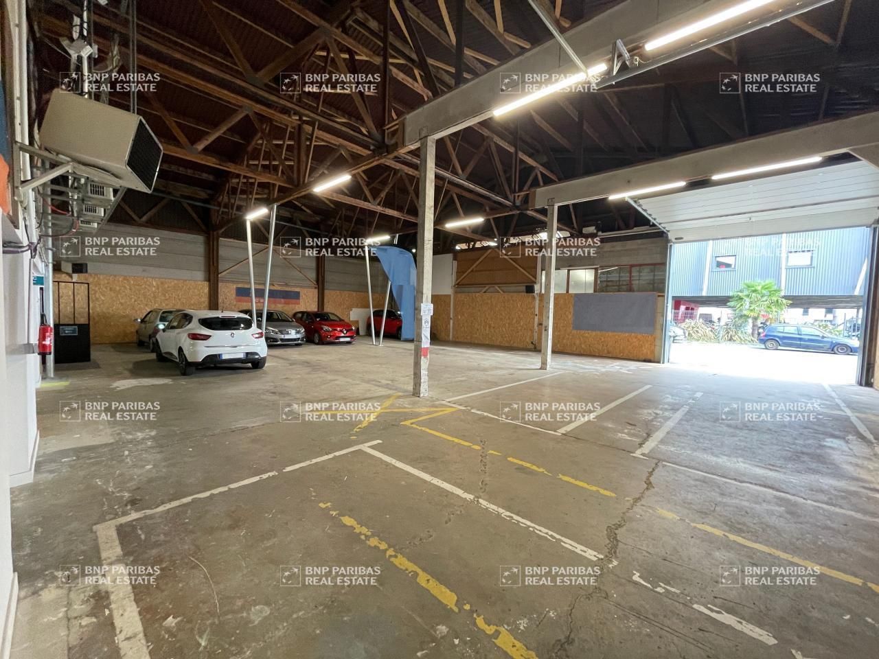 530 m² pour ce activité en location à Vezin-le-coquet