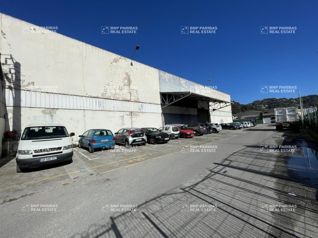Location Activité 3289 m² divisibles 06340 La trinité