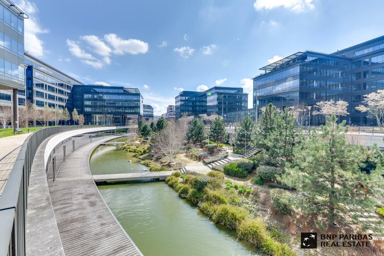 27023.9 m² pour ce bureaux en location à Bois-colombes