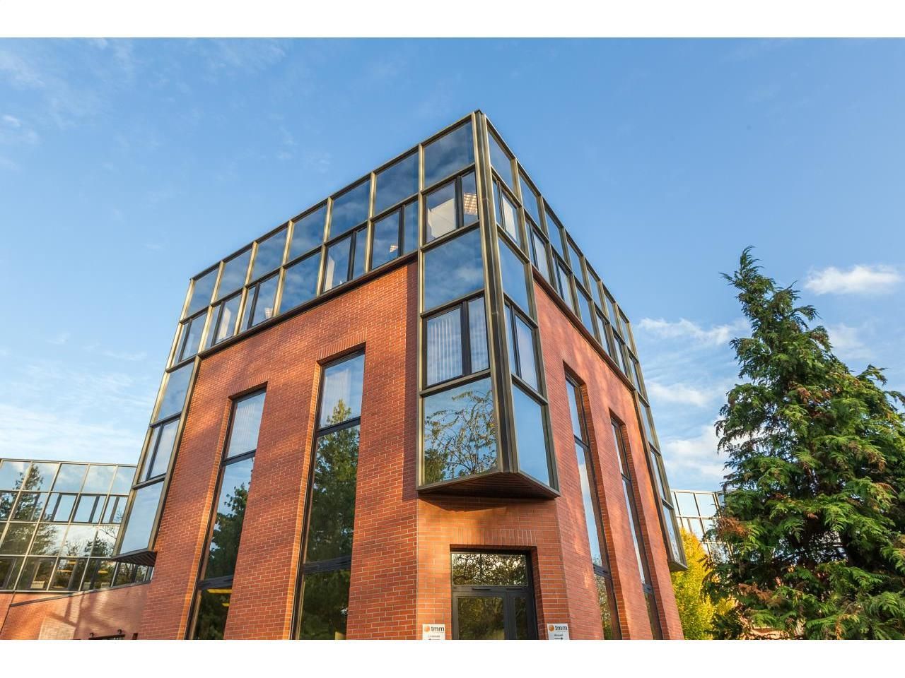 1155 m² pour ce bureaux en location à Montigny le bretonneux