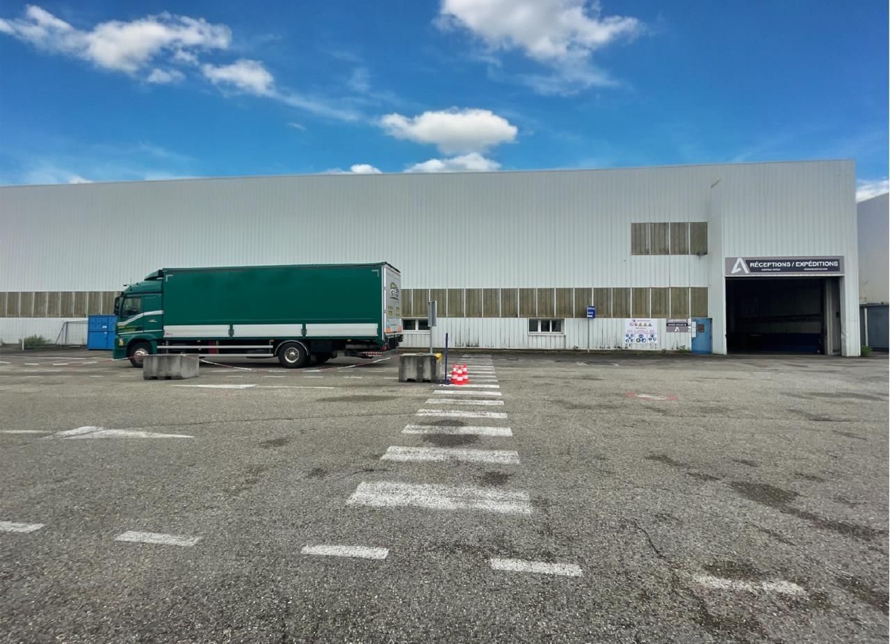 Location Activité 11395 m² divisibles 69330 Meyzieu