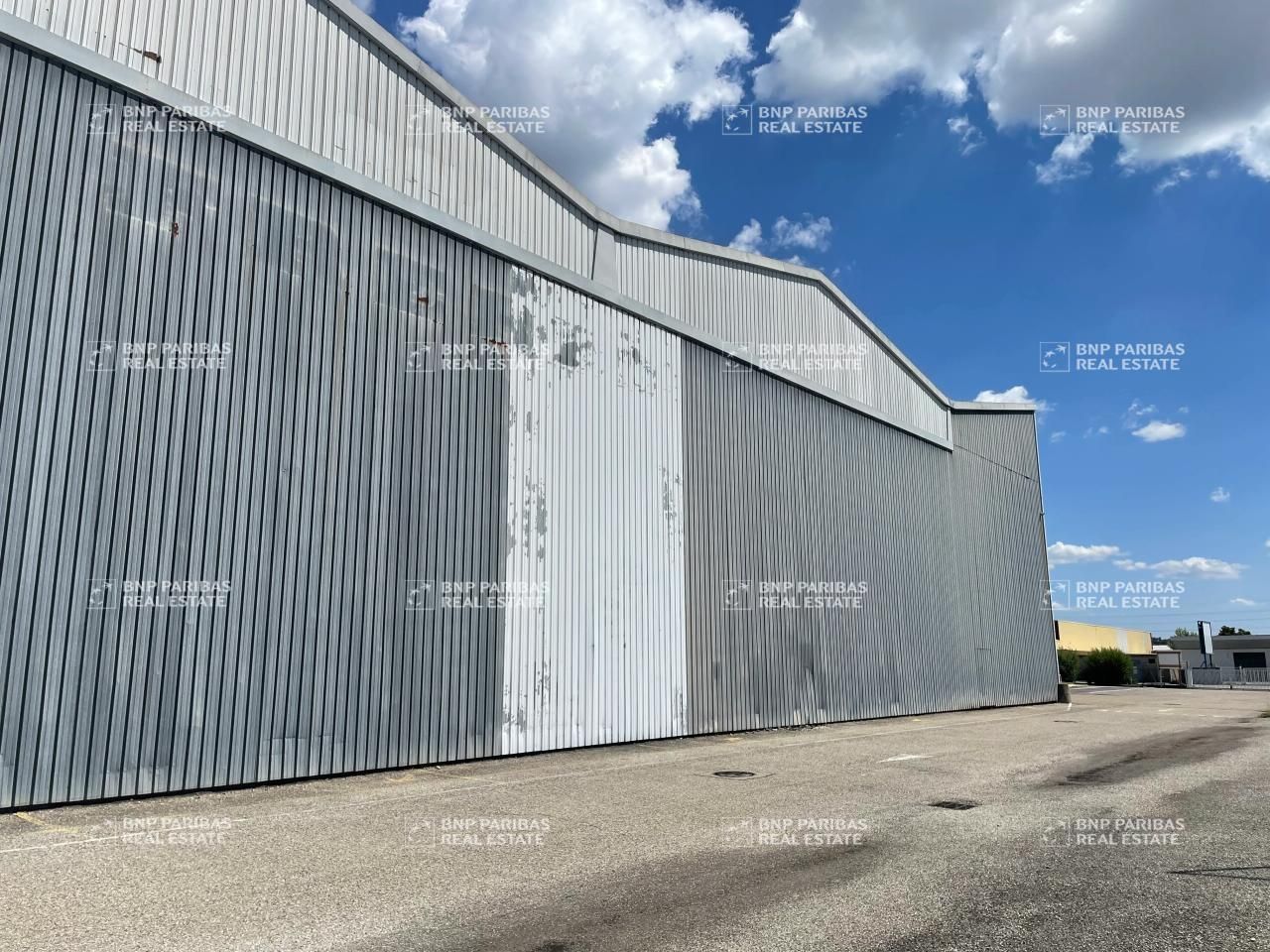 8300 m² pour ce activité en vente à Valence